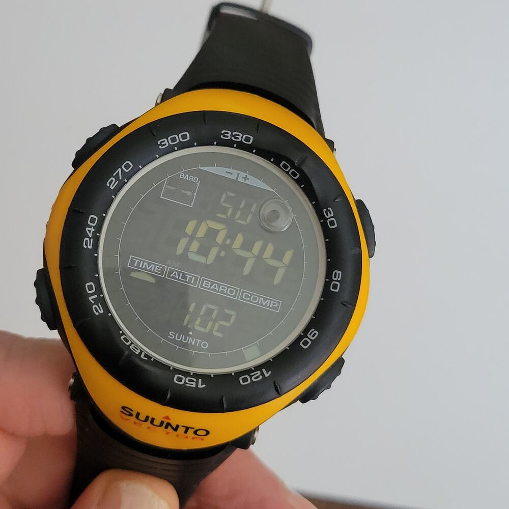 Vintage 90s Suunto Vector Outdoor Watch Classic Yellow Excellent Condition - Picture 1 of 12